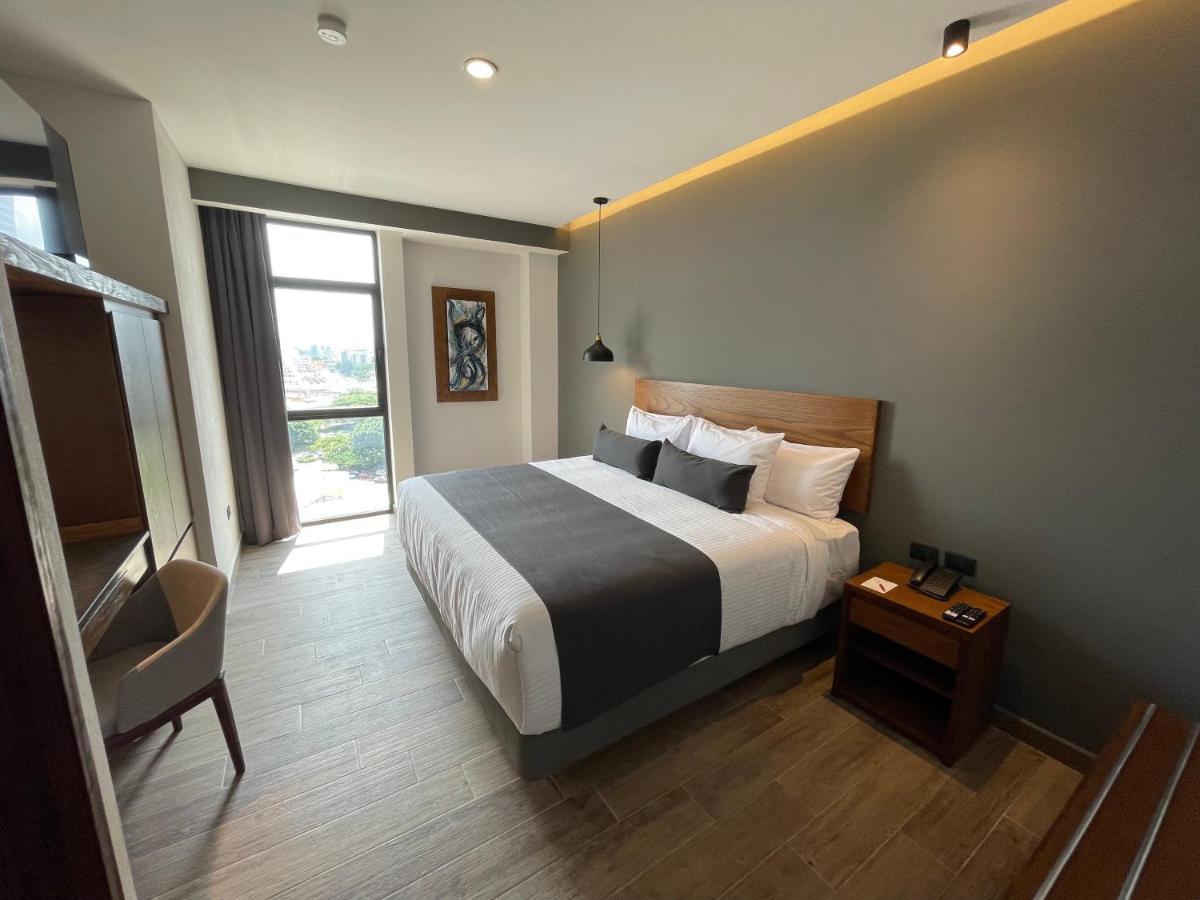 Gumont Guadalajara Lopez Mateos - Minerva Otel Dış mekan fotoğraf