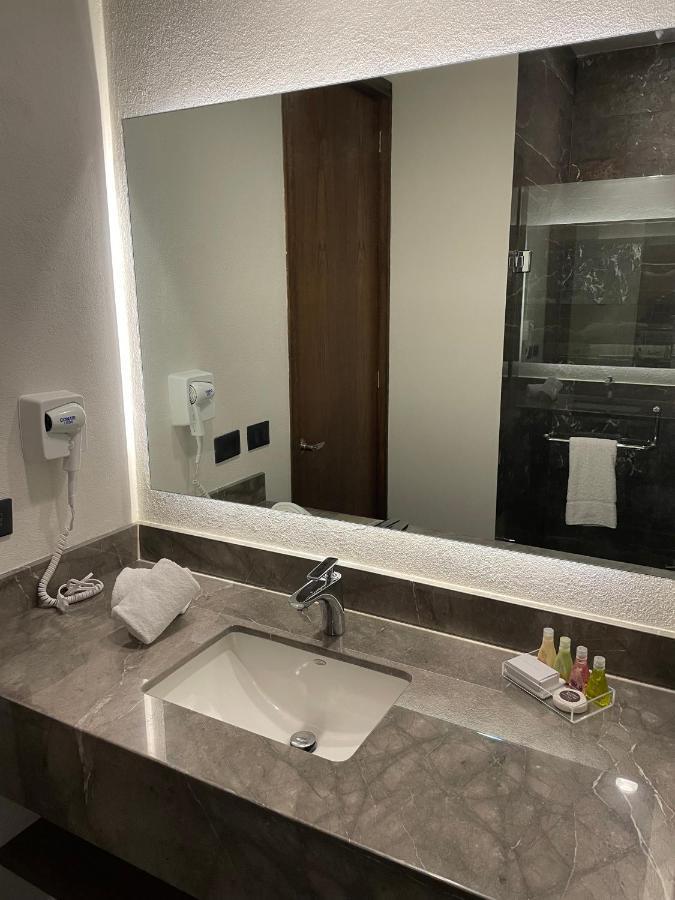 Gumont Guadalajara Lopez Mateos - Minerva Otel Dış mekan fotoğraf