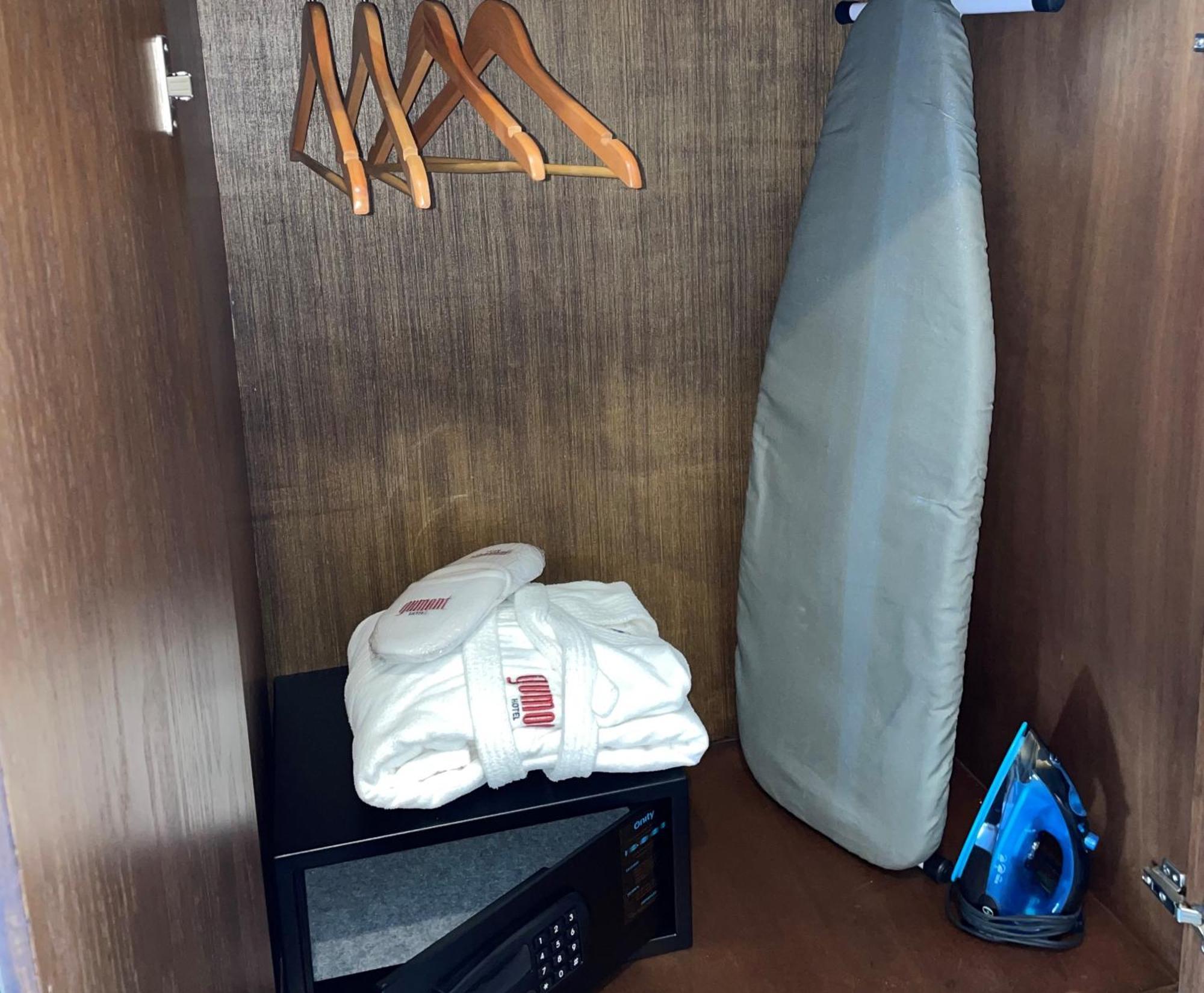 Gumont Guadalajara Lopez Mateos - Minerva Otel Oda fotoğraf